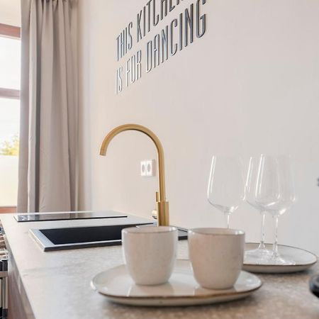 City Lounge Appartement Am Hauptbahnhof Sankt Poelten Buitenkant foto
