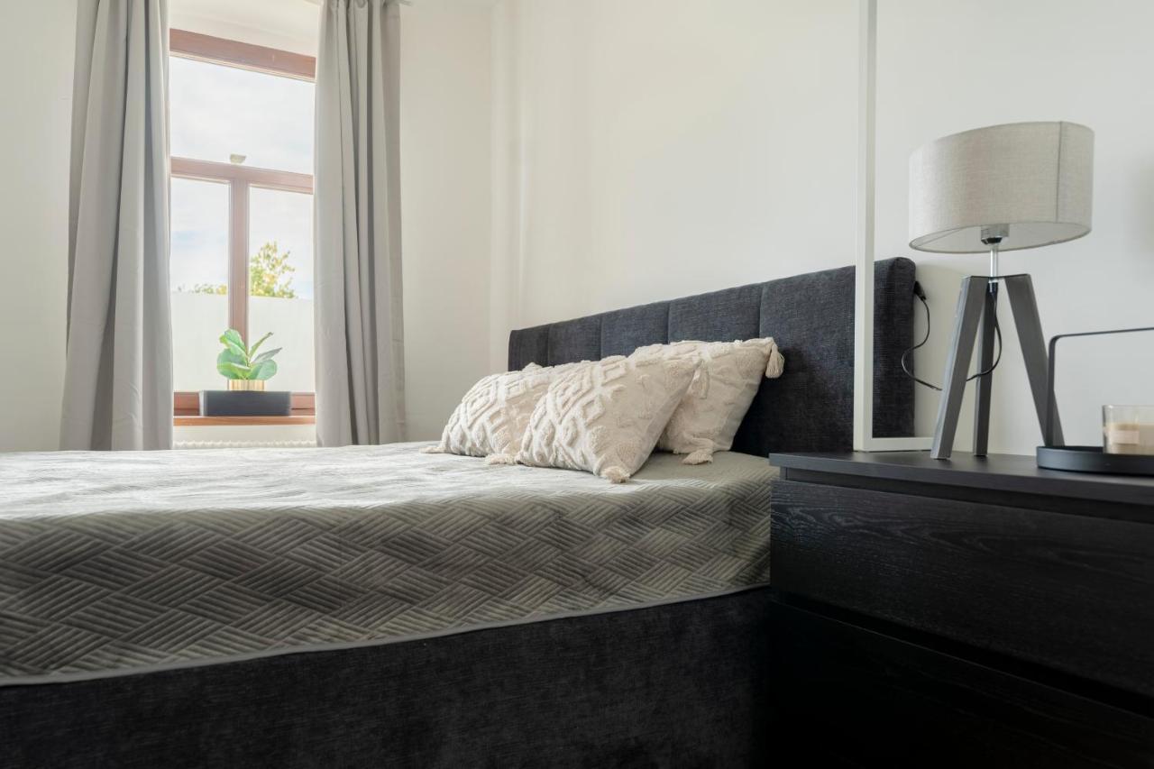 City Lounge Appartement Am Hauptbahnhof Sankt Poelten Buitenkant foto